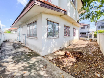 *****บ้านเดี่ยวมือสอง ม.รังสิตการ์เด้นท์วิลล์ รังสิต-นครนายก บ้านเดี่ยวสไตล์โมเดิร์น บรรยากาศร่มรื่น น่าอยู่ บนเนื้อที่ 50 ตร.ว. 4 ห้องนอน 2 ห้องน้ำ 1 ที่จอดรถ พร้อมเข้าอยู่ได้เลย บนทำเลที่เชื่อมต่อถนนรังสิต-องครักษ์, คลอง4 ใกล้ห้างสรรพสินค้าฟิวเจอร์พาร์ครังสิต